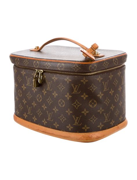 louis vuitton make up bag.